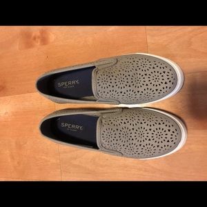 Sperry shoes size 7.5